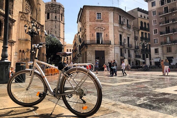 Tour Privato del Centro Storico di Valencia in Bicicletta o Elettrico — foto 2