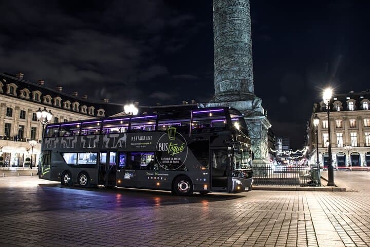 Cena en los Campos Elíseos en París de Noche en un Autobús Panorámico — foto 5