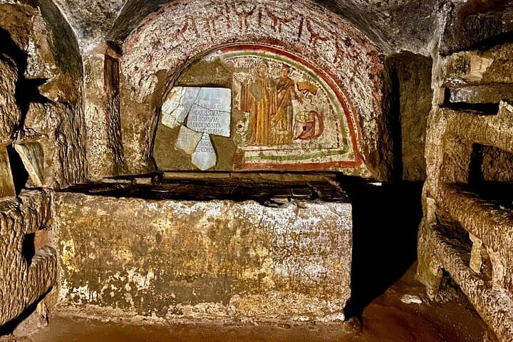 Tour Espressivo per Piccoli Gruppi delle Catacombe Romane con Trasferimento — foto 3