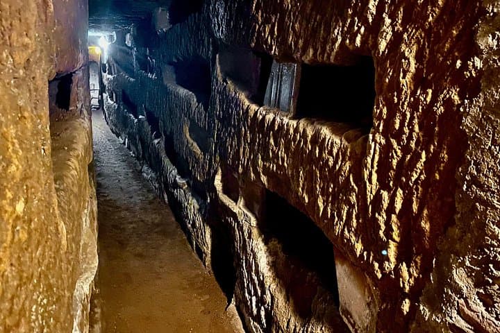 Visite Express en Petit Groupe des Catacombes Romaines avec Transfert