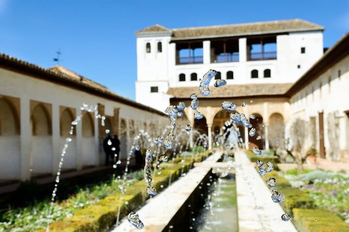 Geführte Tour durch die Alhambra mit den Generalife-Gärten — Foto 3