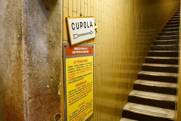 Tour di San Pietro con salita alla cupola e grotte — foto 5
