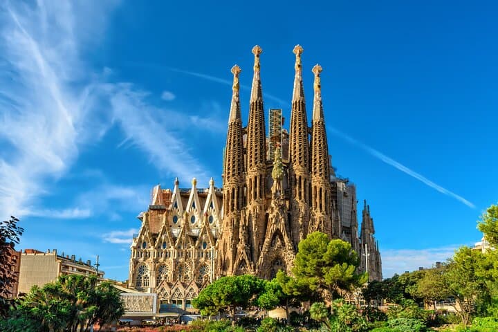 Sagrada Familia Guided Tour with Skip The Line Access — photo 2