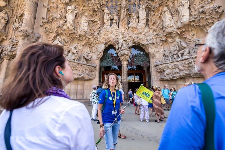Sagrada Familia Guided Tour with Skip The Line Access — photo 4
