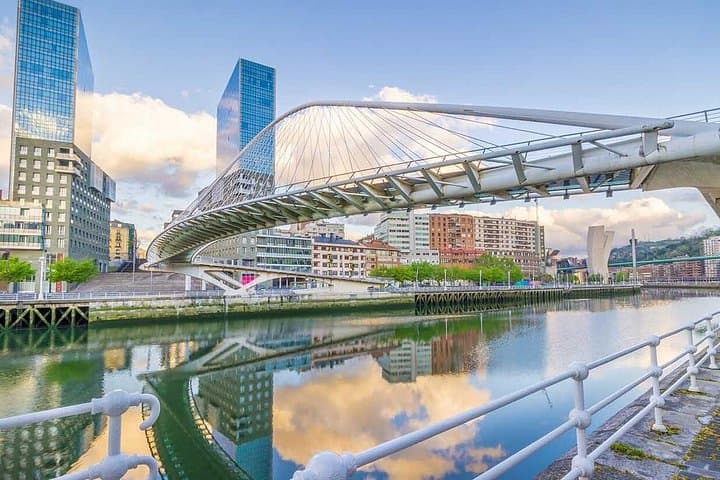 Trasferimenti Aeroporto di Bilbao: Dalla città di Bilbao all'Aeroporto di Bilbao BIO — foto 4