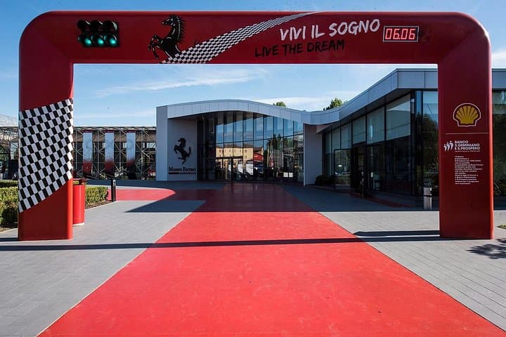 Tour Vip de Ferrari con Prueba de Manejo — foto 5