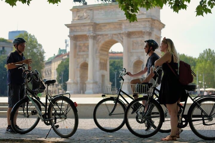 Milano: Tour in Bicicletta con Guida Locale, 3.5 Ore