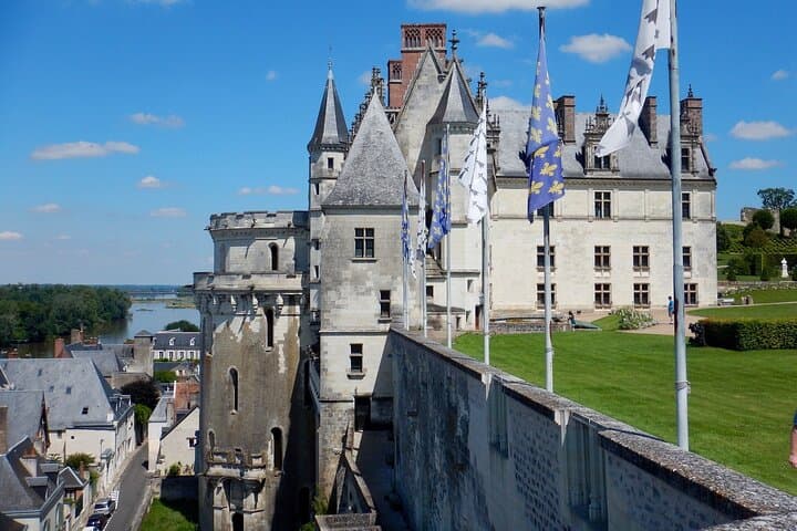 Visite Guidée Privée de 3 Châteaux de la Loire avec Dégustation de Vins — photo 1