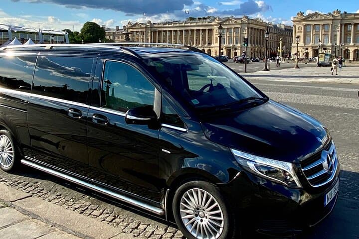 Moet et Chandon Pressoria Champagne Kleingruppentour ab Paris — Foto 5