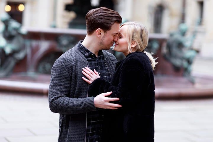 Séance photo romantique privée en milieu urbain et de rue à Hambourg