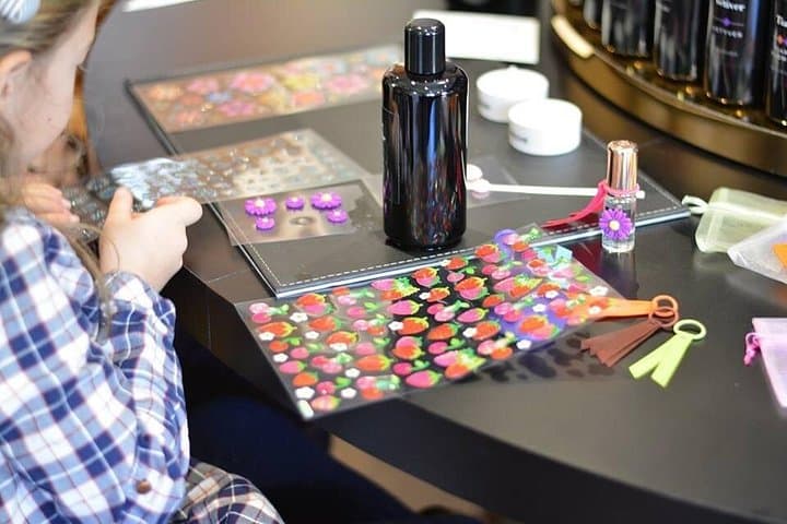 Laboratorio di Profumi Molinard per Bambini a Nizza