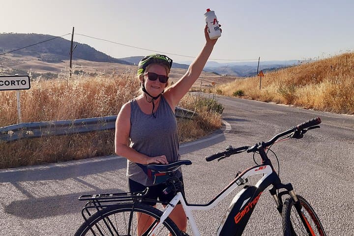Tour di Vini e Tapas in e-bike con pickup a Ronda (mezza giornata) — foto 5