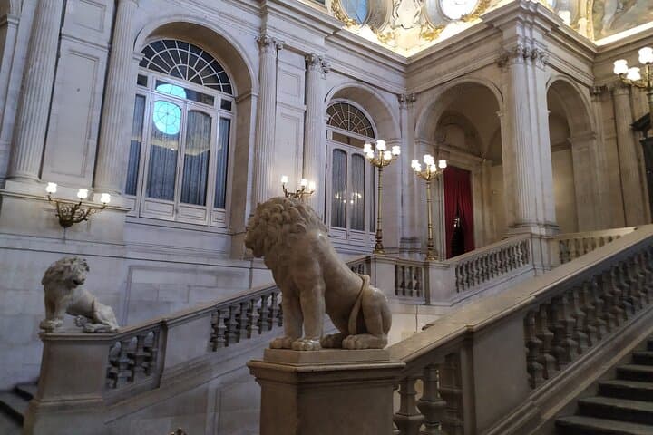 Kleingruppentour durch den Königlichen Palast von Madrid mit Ticket ohne Warteschlange — Foto 4
