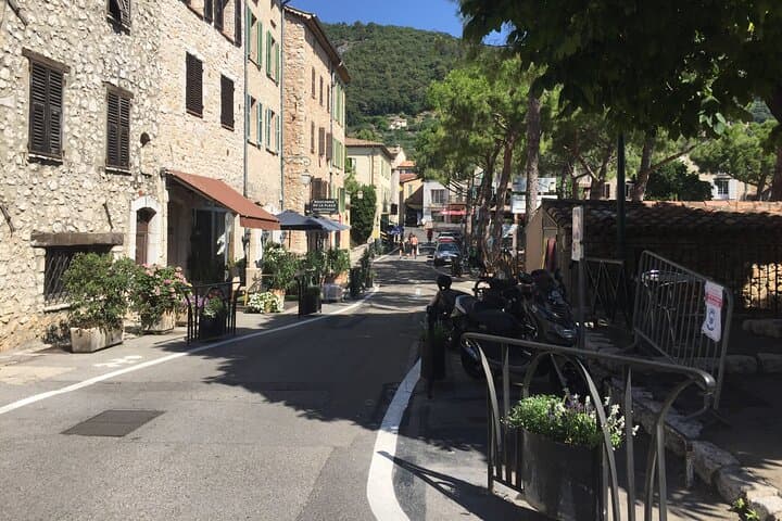 Perfumería Fragonard en Grasse y pueblos medievales