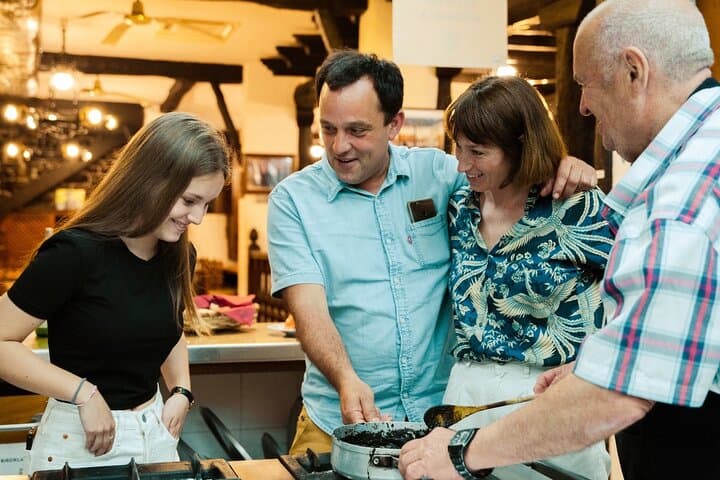 Tour Privado de Hondarribia y Comida en Sociedad Gastronómica — foto 4