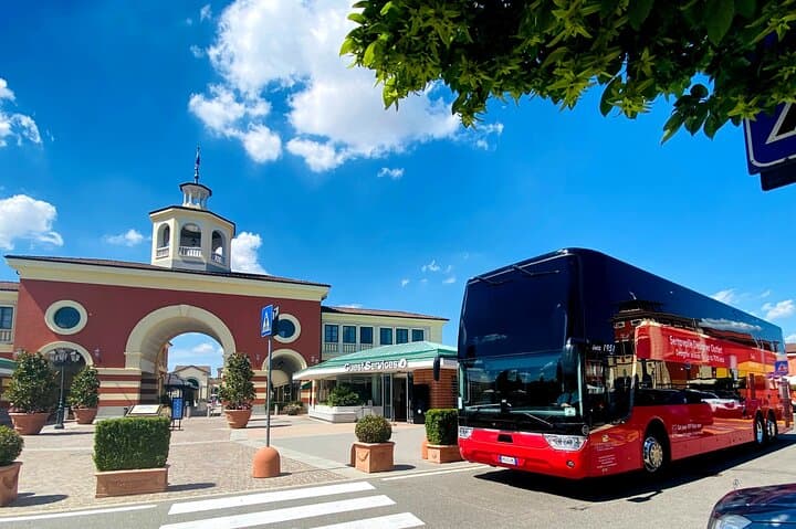 Navette de shopping au Serravalle Outlet - Billet aller-retour — photo 2