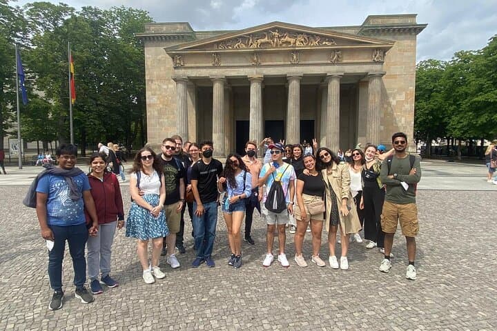 Tour a Piedi dei Punti Salienti di Berlino — foto 3