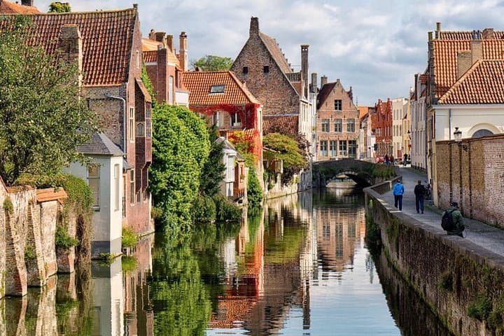 Escursione di un giorno in piccoli gruppi a Bruges in minivan da Parigi — foto 3