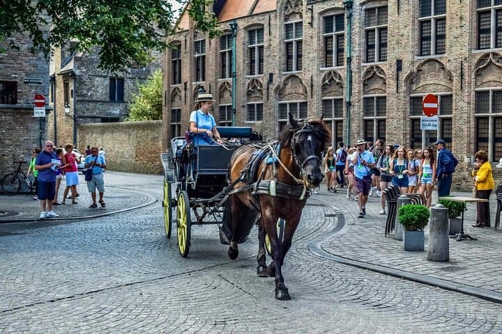 Bruges: I punti salienti e i tesori nascosti in piccoli gruppi da Parigi in minivan — foto 3