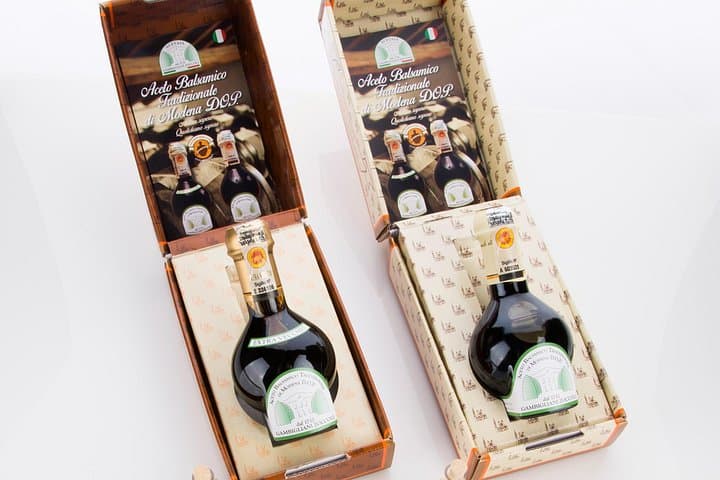 Besuch und Verkostung von traditionellem Balsamico-Essig aus Modena — Foto 4