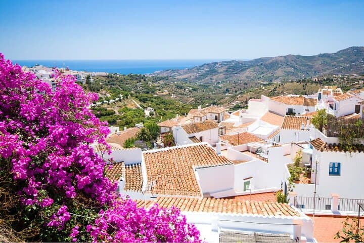 Costas y Montañas: Excursión de un Día en Grupo Reducido de Nerja a Frigiliana con las Cuevas de Nerja — foto 5