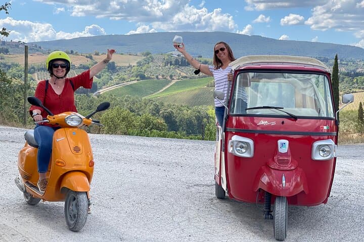 Toskana Vespa & Wein Tour, Mittagessen, mittelalterliche Dörfer, Weinverkostung — Foto 5
