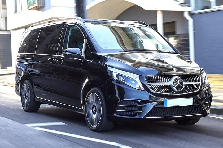 Privater Transfer: Flughafen Nizza NCE nach Monaco in einem Luxus-Van — Foto 1