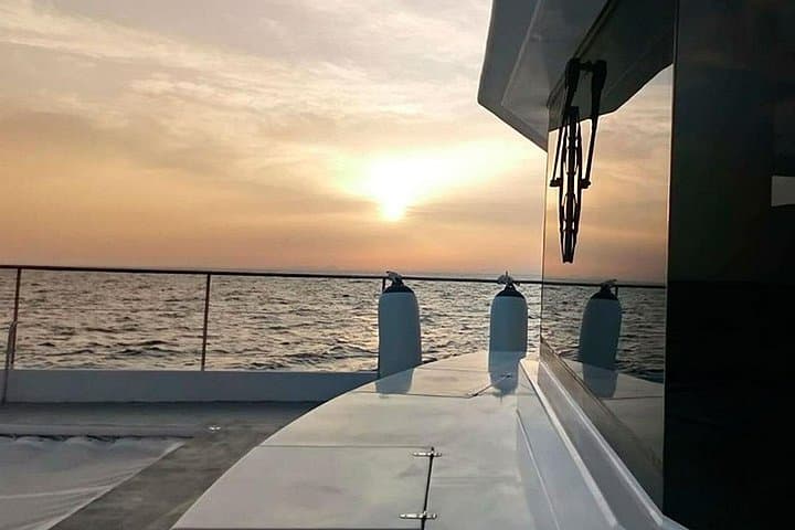 Malaga Sonnenuntergangs-Kreuzfahrt und Restaurantabendessen — Foto 3
