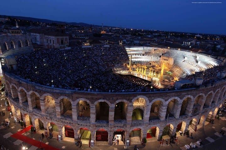 Opera all'Arena di Verona - Biglietto + Tour guidato a piedi di 1h della città — foto 2