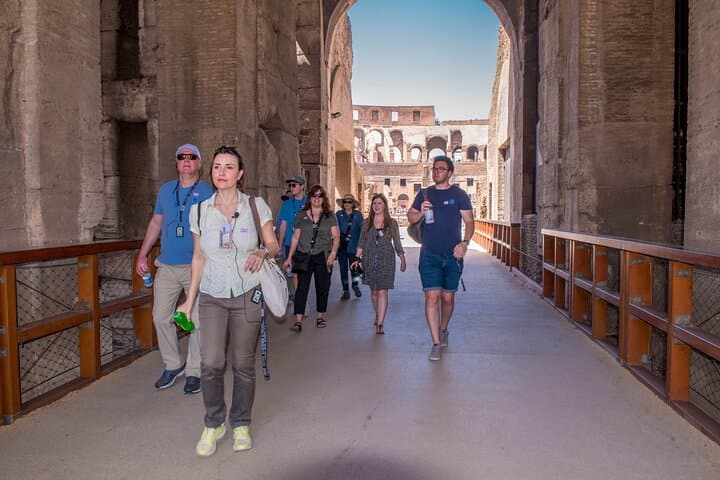 Tour del Colosseo con Accesso all'Arena e Foro Romano | Tour Semi-Privato — foto 3