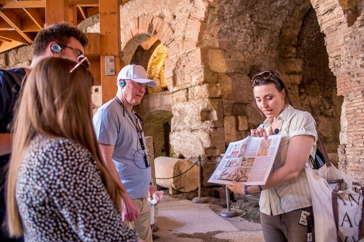 Tour del Colosseo con Accesso all'Arena e Foro Romano | Tour Semi-Privato — foto 2
