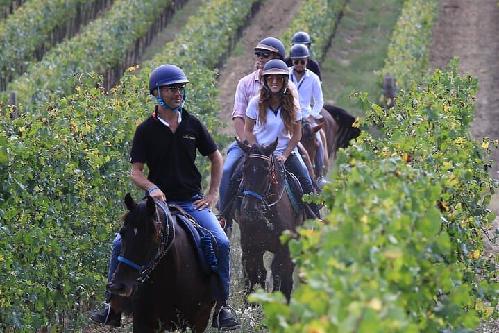Tour enogastronomico a cavallo in piccoli gruppi, San Gimignano, Pranzo — foto 4
