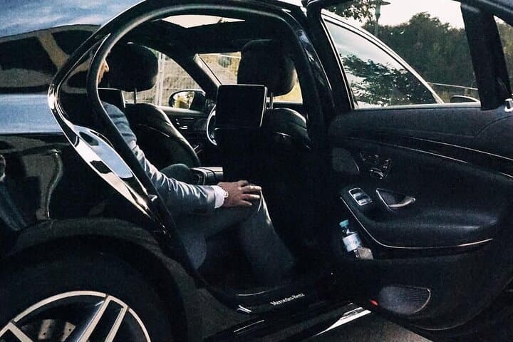 Trasferimento all'arrivo: Aeroporto di Nizza NCE a Monaco in auto di lusso — foto 2