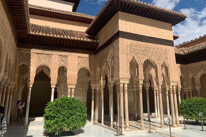 Visite guidée de l'Alhambra avec billets pour les palais nasrides — photo 3