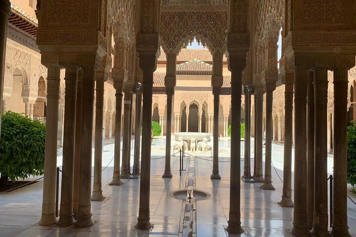 Visite guidée de l'Alhambra avec billets pour les palais nasrides — photo 4
