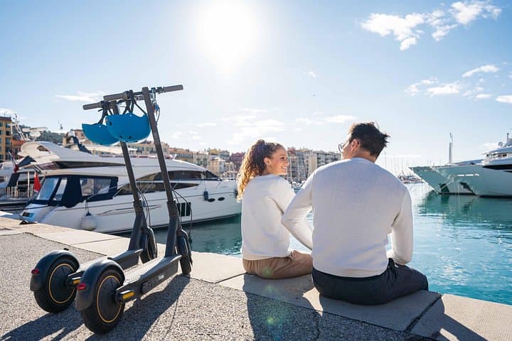 E-Scooter-Verleih in Nizza — Foto 5