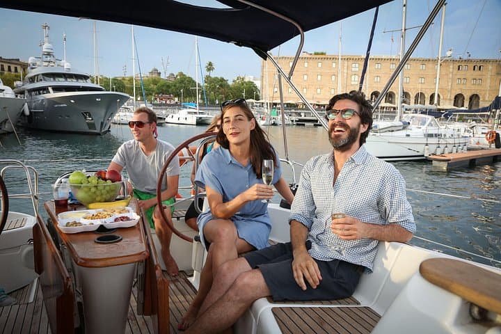 Tour in Ebike, Cantina, Degustazione di Vini e Esperienza di Vela — foto 2