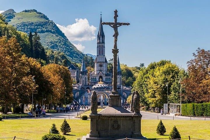 Trasferimento Privato: Aeroporto di Tolosa TLS a Lourdes in Van di Lusso — foto 5