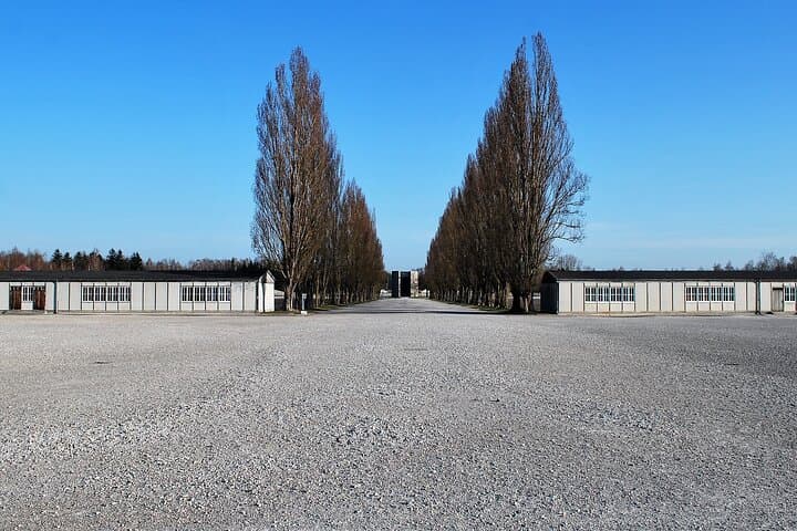 Tour di mezza giornata in piccoli gruppi a Dachau da Monaco — foto 4