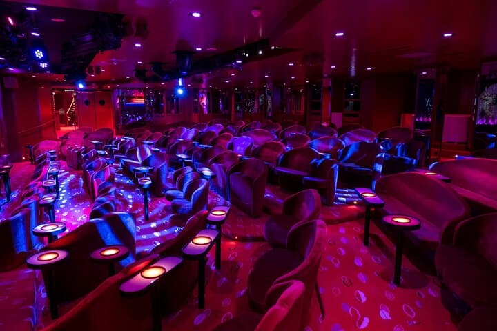 Paris Crazy Horse Cabaret Show with Beverages including Champagne — photo 4