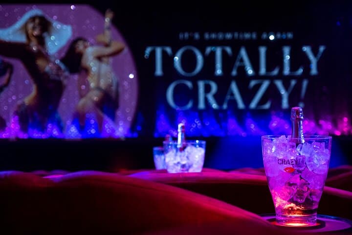 Paris Crazy Horse Cabaret Show — Foto 3