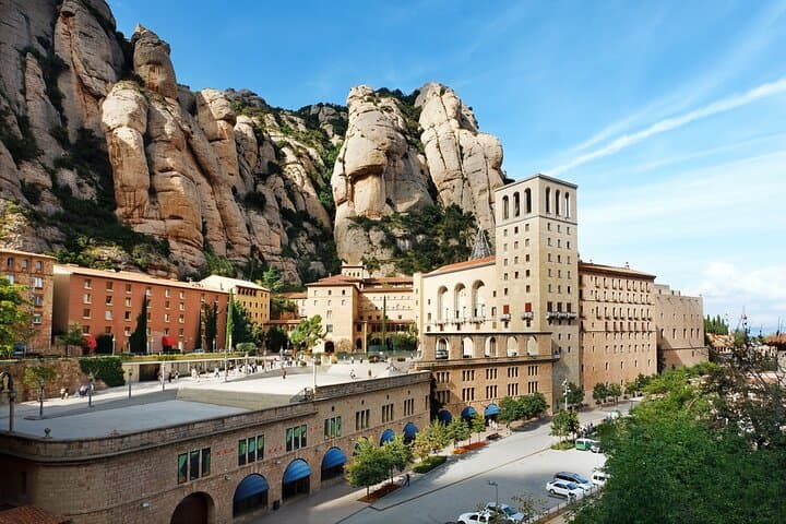 Tour pomeridiano a Montserrat e accesso prioritario alla Madonna Nera — foto 2