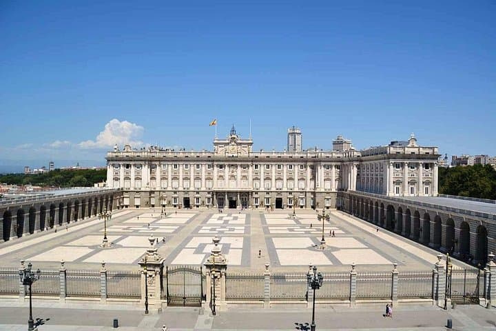 Tour Guidato del Palazzo Reale di Madrid e della Cattedrale dell'Almudena