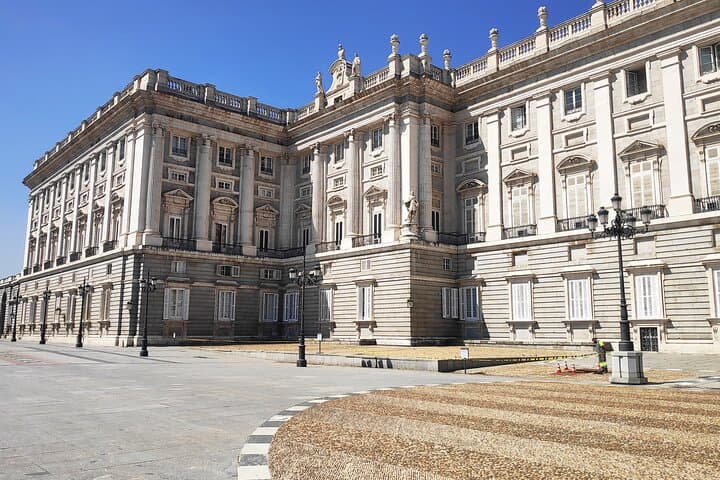 Geführte Tour durch den Königlichen Palast und die Almudena-Kathedrale in Madrid — Foto 5