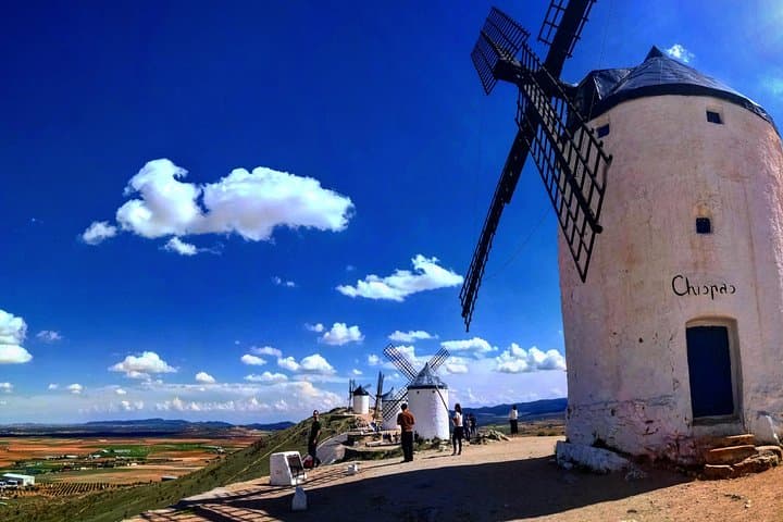 Toledo Kleingruppentour mit Weingutbesuch und Mittagessen — Foto 2