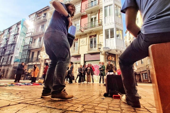 Inmersión Local en Bilbao con Pintxo + Parada para Bebida — foto 5