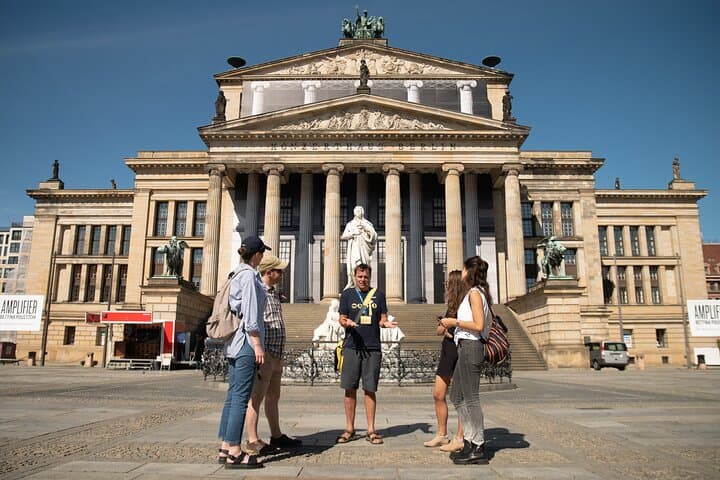 Tour a pie por los monumentos icónicos y los rincones ocultos de Berlín — foto 4