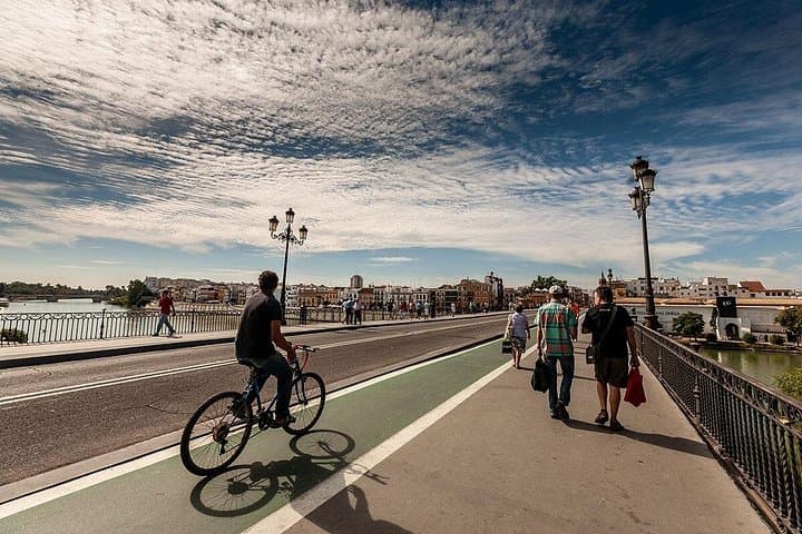 Noleggio biciclette per 6 ore a Siviglia — foto 2