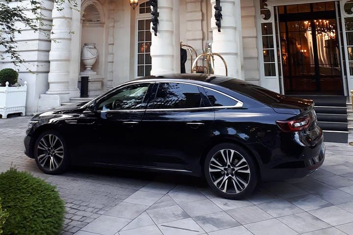 Private transfer from Paris city to CDG or ORY airport