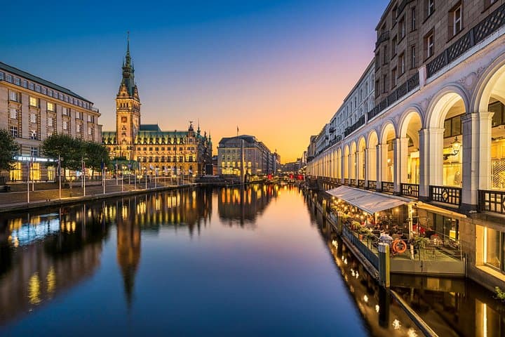 Hamburg bei Nacht: Private Tour durch die Altstadt & St. Pauli — Foto 3